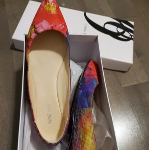 Brand new Nine West flats, never worn